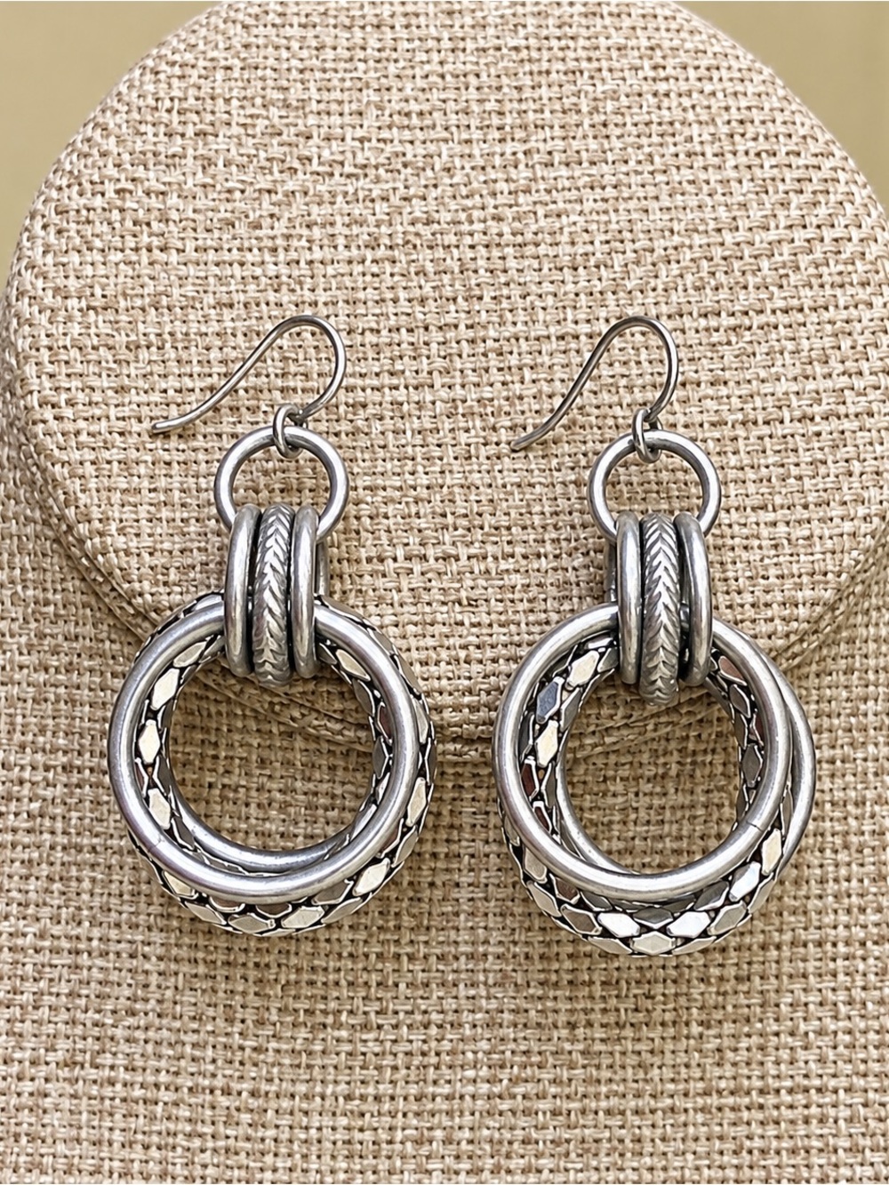 Silver Tone Multi Hoop Dangle Earrings Textured Rings 1.25”